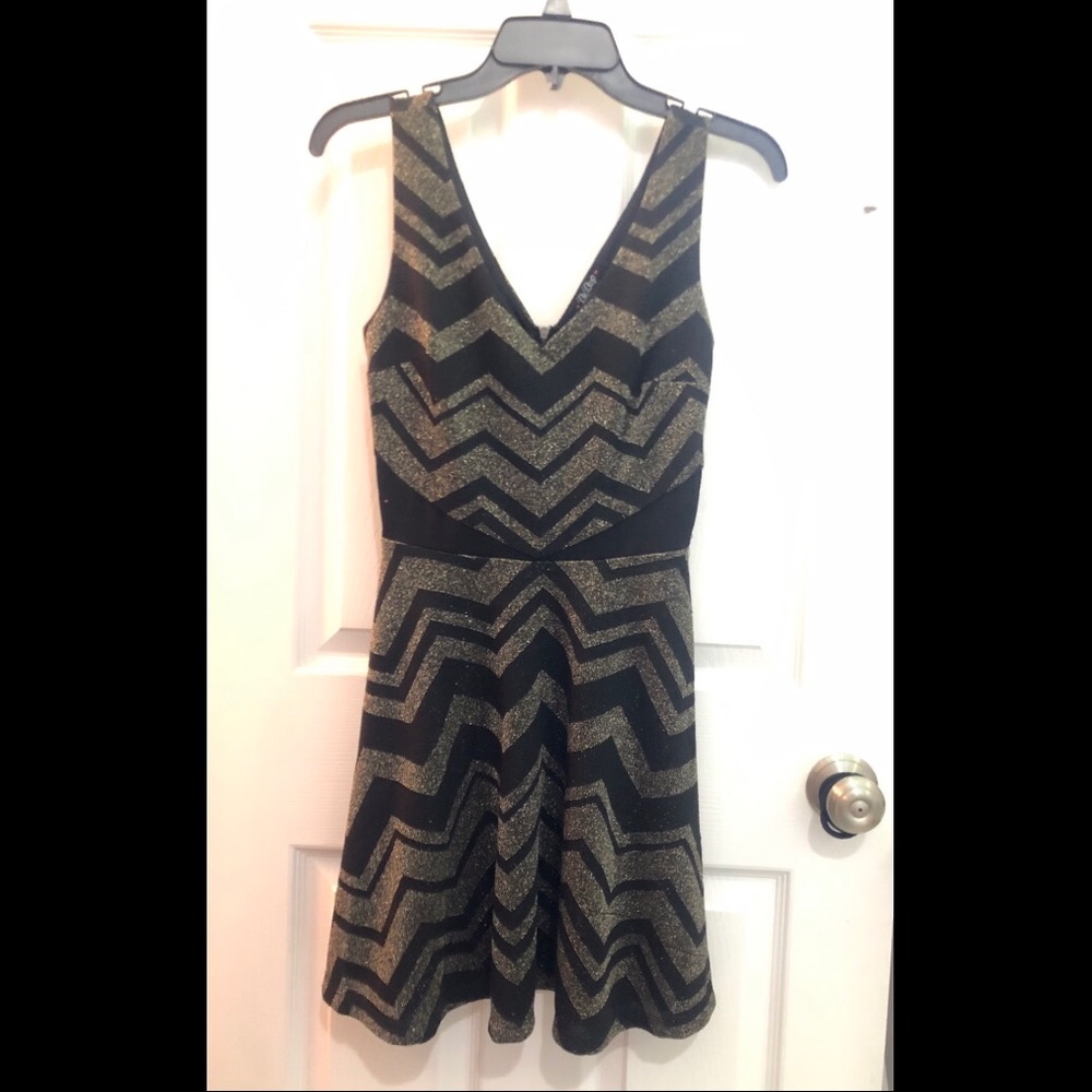 *ASK ME* Black and Gold Zig Zag Dress